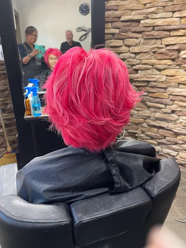 Vivid pink shoulder-length hairstyle